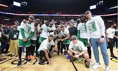 总决赛绿军阵容搭配插图