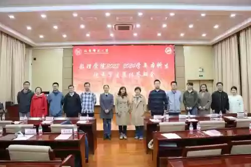 毕业答辩阵容插图1