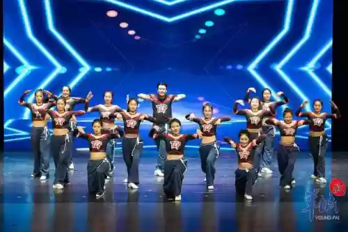 冲锋阵容舞蹈插图1